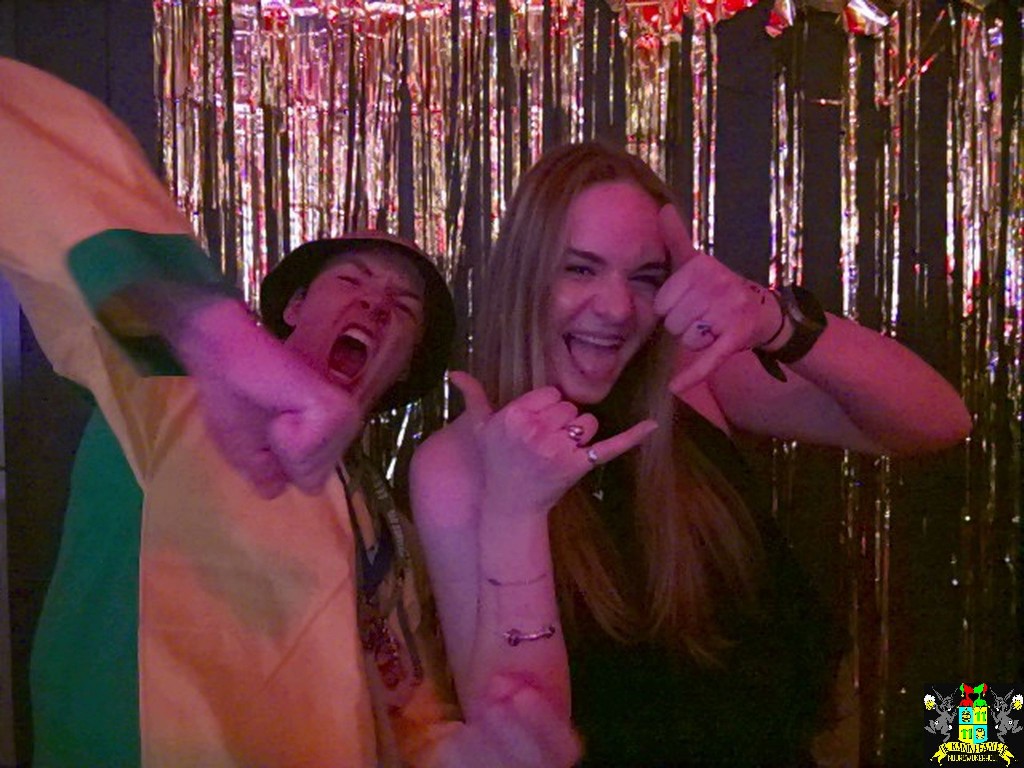 ../Images/Jeugd Opwarmbal Photobooth 064.jpg